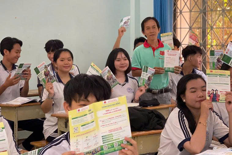 Đoàn Tư Vấn Tuyển Sinh Cao Đẳng Miền Nam "Cập Bến" THPT Dương Minh Châu (Tây Ninh)